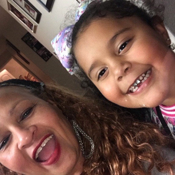 Meet your Posher, Pam! Now Posh Ambassador🥳🤩🙌🏽 - Picture 3 of 6